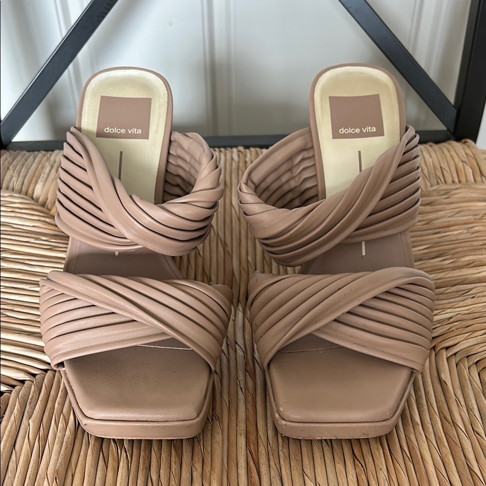 Dolce Vita Women's Pilton Heeled Sandal 6